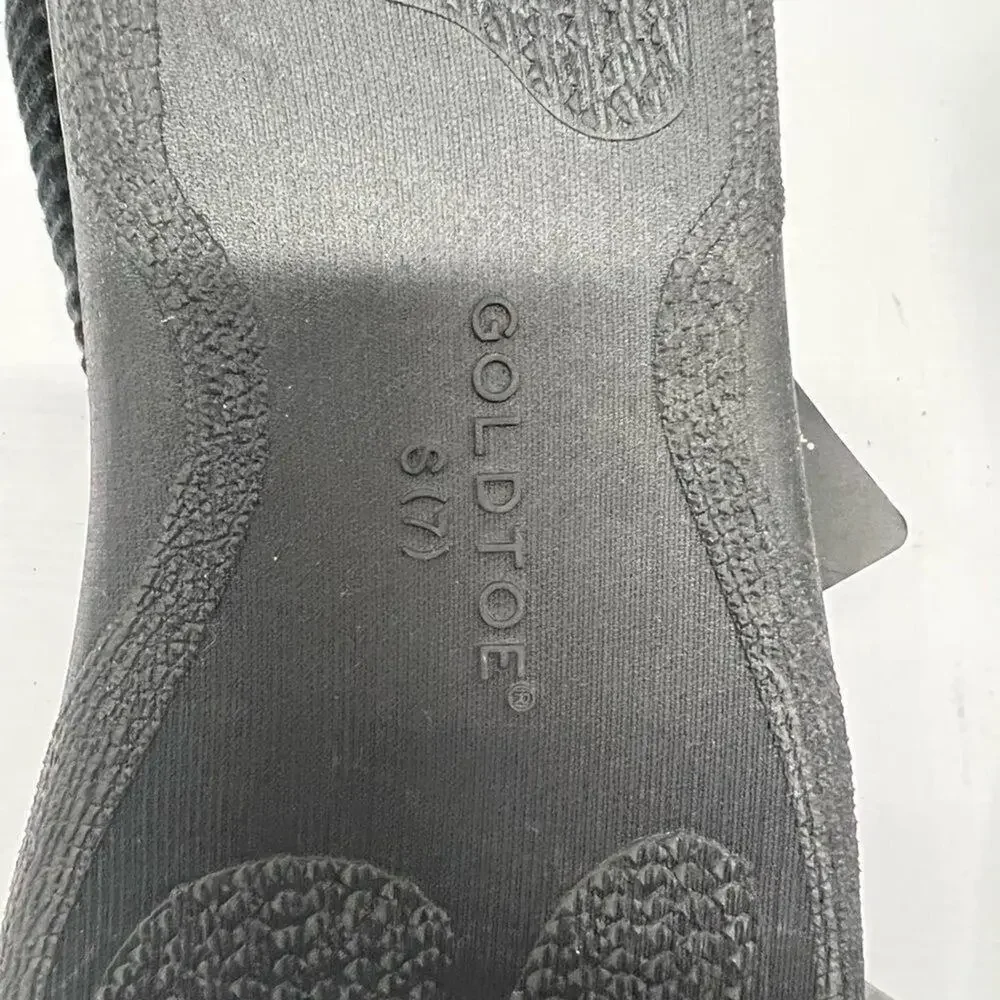 NWT GOLDTOE SLIPPERS‎ SIZE S 7